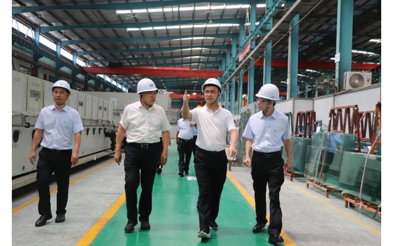 海南控股党委委员、副总司理江雄标到？？？靥夭５餮蟹锰