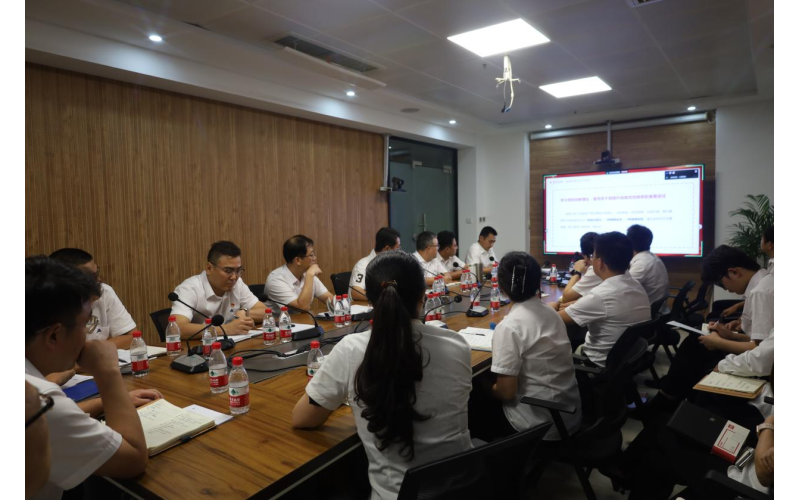 银河集团党委副书记、副总司理刘宝到三鑫晶品开展调研和廉政教育活动